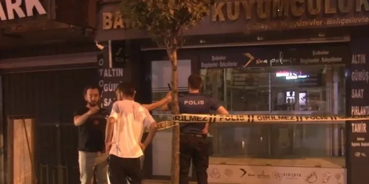 Lüks ciple geldiler, altınları çalıp gittiler