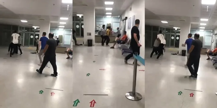 Bursa’daki hastanede yumruklar havada uçuştu