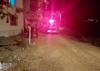 Peçeteler alev aldı, evde yangın çıktı