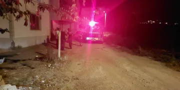 Peçeteler alev aldı, evde yangın çıktı