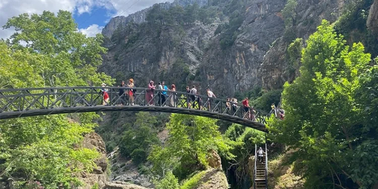Çukurova’nın gizli cenneti Küp Şelalesi