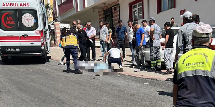 Önce karısını sonra kendisini öldürdü