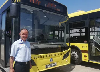 Hem otobüs şoförü, hem şair
