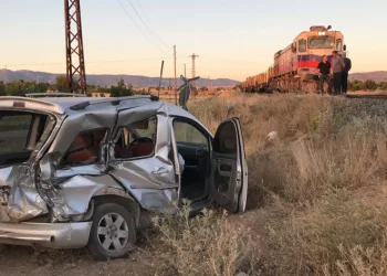 Sürücü canını unuttu, kaçak tütünü saklamaya çalıştı