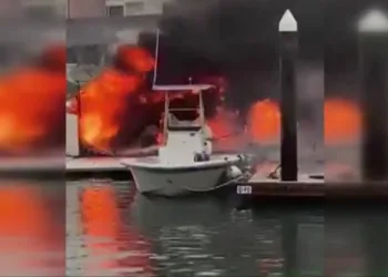 Meksika’da yat yangını