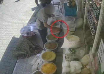 Önce alışveriş yaptı, sonra telefonu çaldı