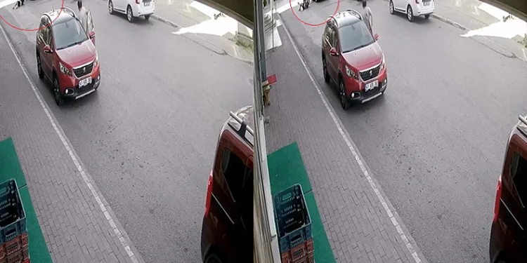 Otomobilin önünü kesip bekçiyi darp ettiler