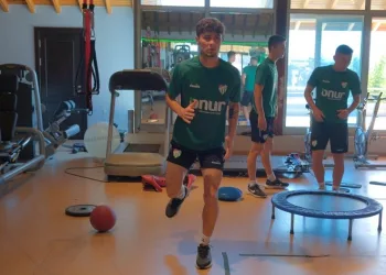 Bursaspor salonda çalıştı