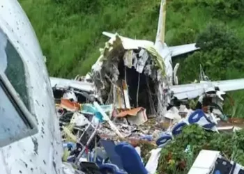 Kanada’da yolcu uçağı düştü