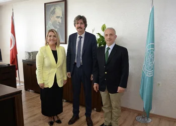 BUÜ Tıp Fakültesi’nin en genç ve ilk kadın dekanı