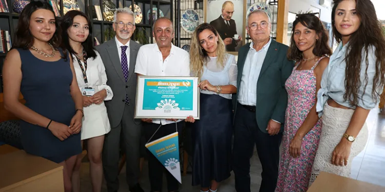 Örnek işletme belgesini başkanlar verdi