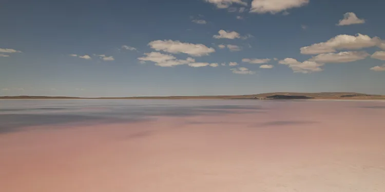 Tuz Gölü pembe renge büründü