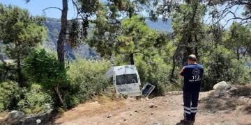 İşçi servisi yoldan çıktı