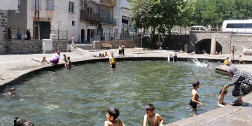 Serinlemek isteyen çocuklar Anzele Parkı’nda