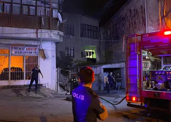 Bahçede başlayan yangın mahalleliyi telaşlandırdı