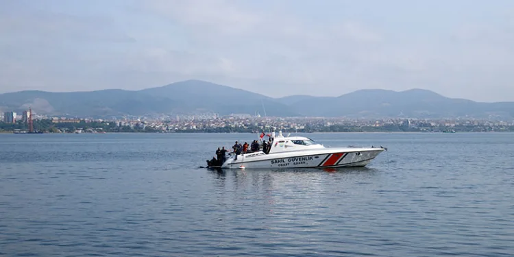 Marmara Depremi’nin “batık şehri”nden canlı yayın