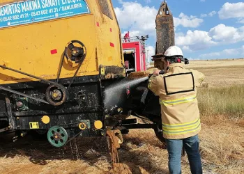 Aşırı sıcaktan biçerdöverde yangın çıktı