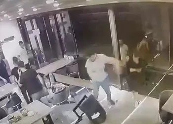 Çorbacıda yumruklar, masalar, sandalyeler havada uçuştu