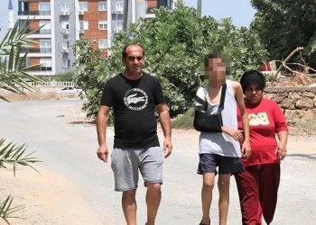 Deprem sarstı, kaza yıktı
