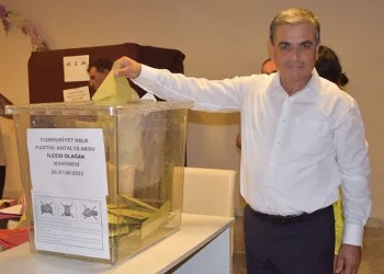 Kenan Yıldız yeniden başkan seçildi
