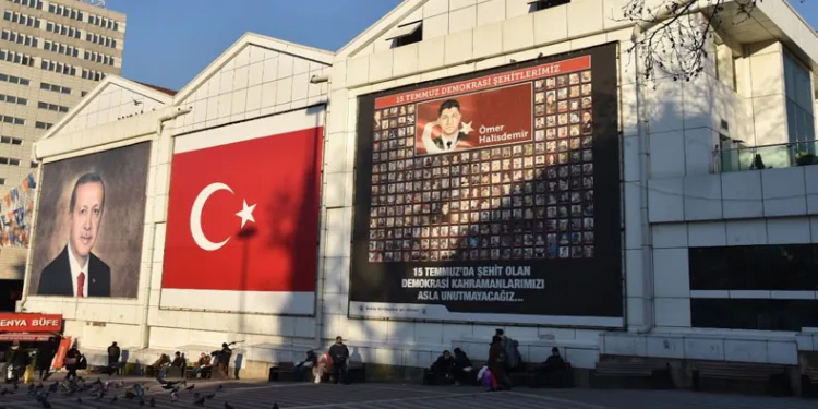 AK Parti Bursa’da 5 ilçe başkanı istifa etti