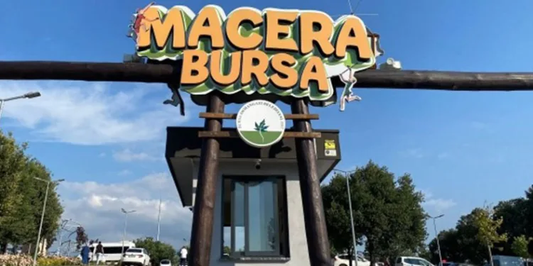 Çocuklar hayallerindeki kahramanlarala buluştular