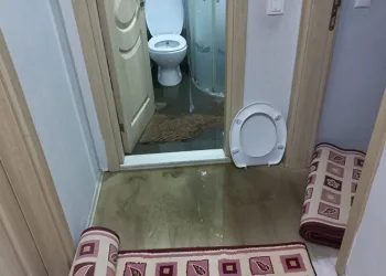 Yıllardır evlerini kanalizasyon suyu basıyor