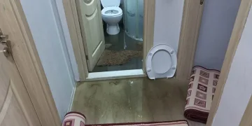 Yıllardır evlerini kanalizasyon suyu basıyor