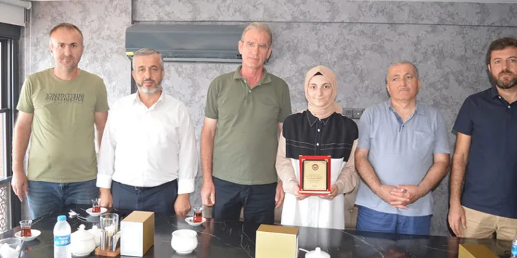 YKS Türkiye 80’incisine ödül