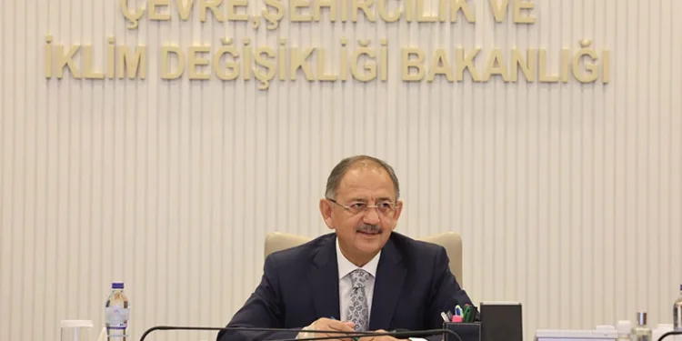 “Konutları hak sahiplerine teslim ettik”