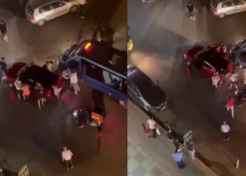 Kavgayı ayırmak isterken kafasında şişe patladı