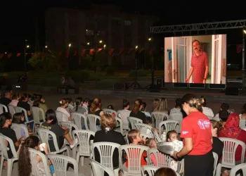 Ceyhan’da açık hava sineması etkinliği
