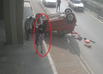 Kazayı unuttu, araçtan çıkan kızına koştu