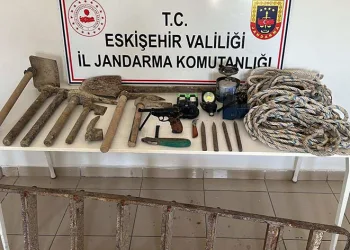 Jandarmadan kaçak kazıya suçüstü