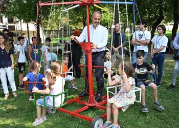 Bursa’da eskimeyen oyunlar, sokağa taştı