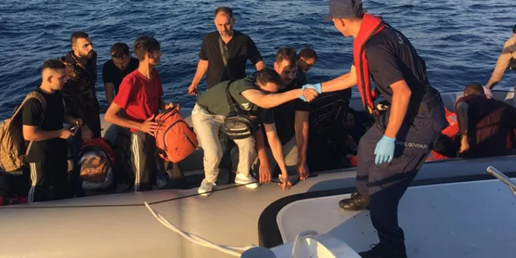 25 düzensiz göçmen kurtarıldı
