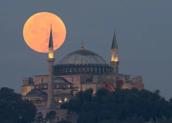 İstanbul’da Süper Ay