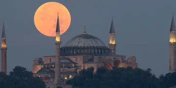 İstanbul’da Süper Ay