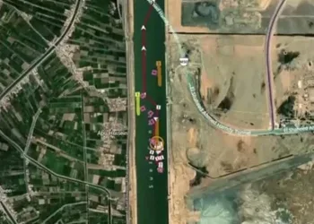 Süveyş Kanalı’nda tankerler çarpıştı