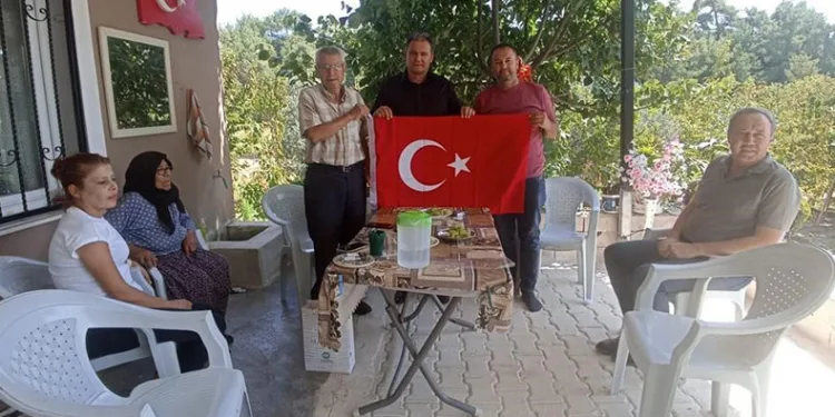 Şehit ailesini duygulandıran ziyaret
