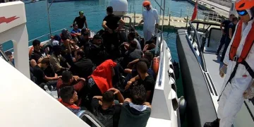 40 düzensiz göçmen kurtarıldı