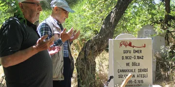 Köylerinde temsili mezar yaptılar