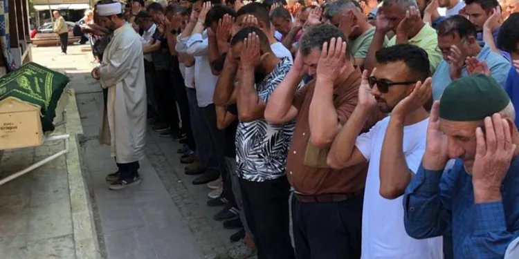 Yusuf son yolculuğuna dualarla uğurlandı