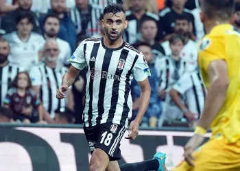 Beşiktaşlı futbolcu Rachid Ghezzal’ın oğlu ile kayınvalidesi Fransa’da trafik kazası geçirdi