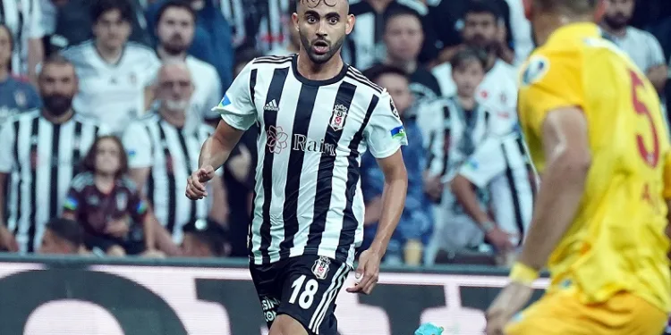 Beşiktaşlı futbolcu Rachid Ghezzal’ın oğlu ile kayınvalidesi Fransa’da trafik kazası geçirdi