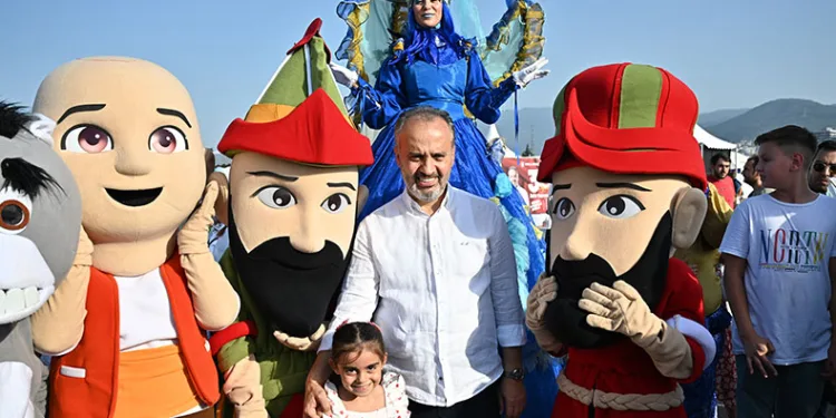 Zafer coşkusu Bursa semalarında