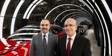 Bakanlar TOGG tesislerini gezdi