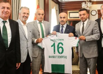 Bursaspor yönetiminden Mahmut Demirtaş’a ziyaret