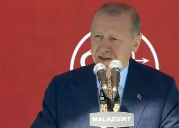 “Bazı başlangıçlar tarihin akışını değiştirir”