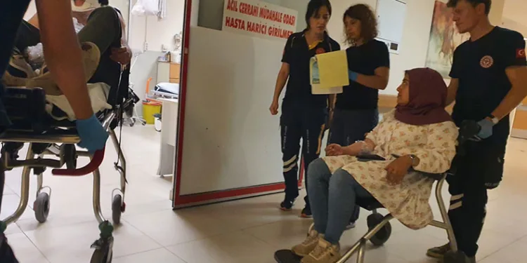 Bursa’da otomobil ile minibüs çarpıştı